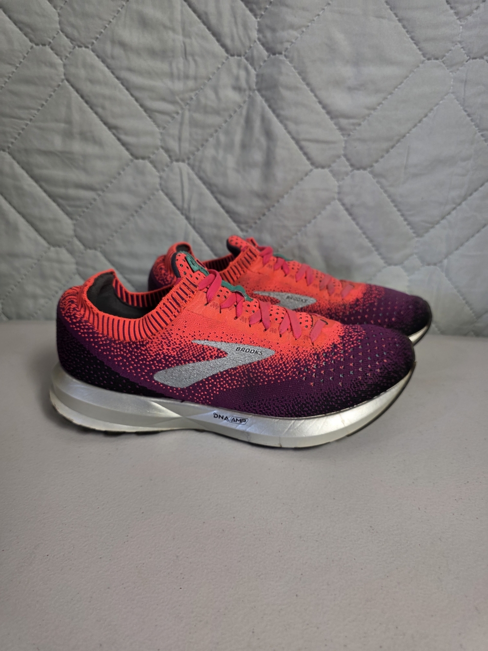 Brooks Levitate 2 Women's Running Shoes  Sneakers Sz US 9.5 Pink - Picture 2 of 10